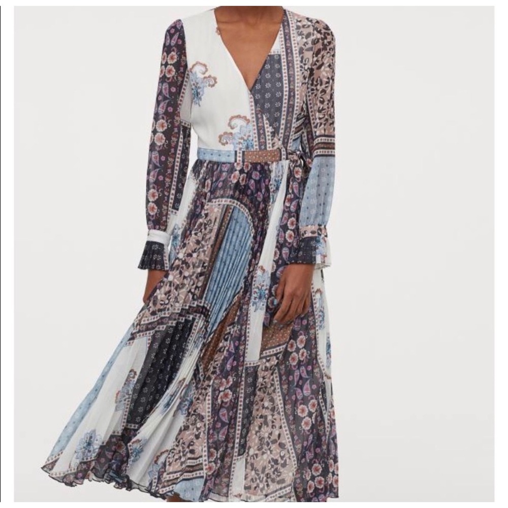 H&M Mismatched Patchwork Pleated Maxi Dress Blue White Paisley Floral Wrap 12 - Picture 3 of 11